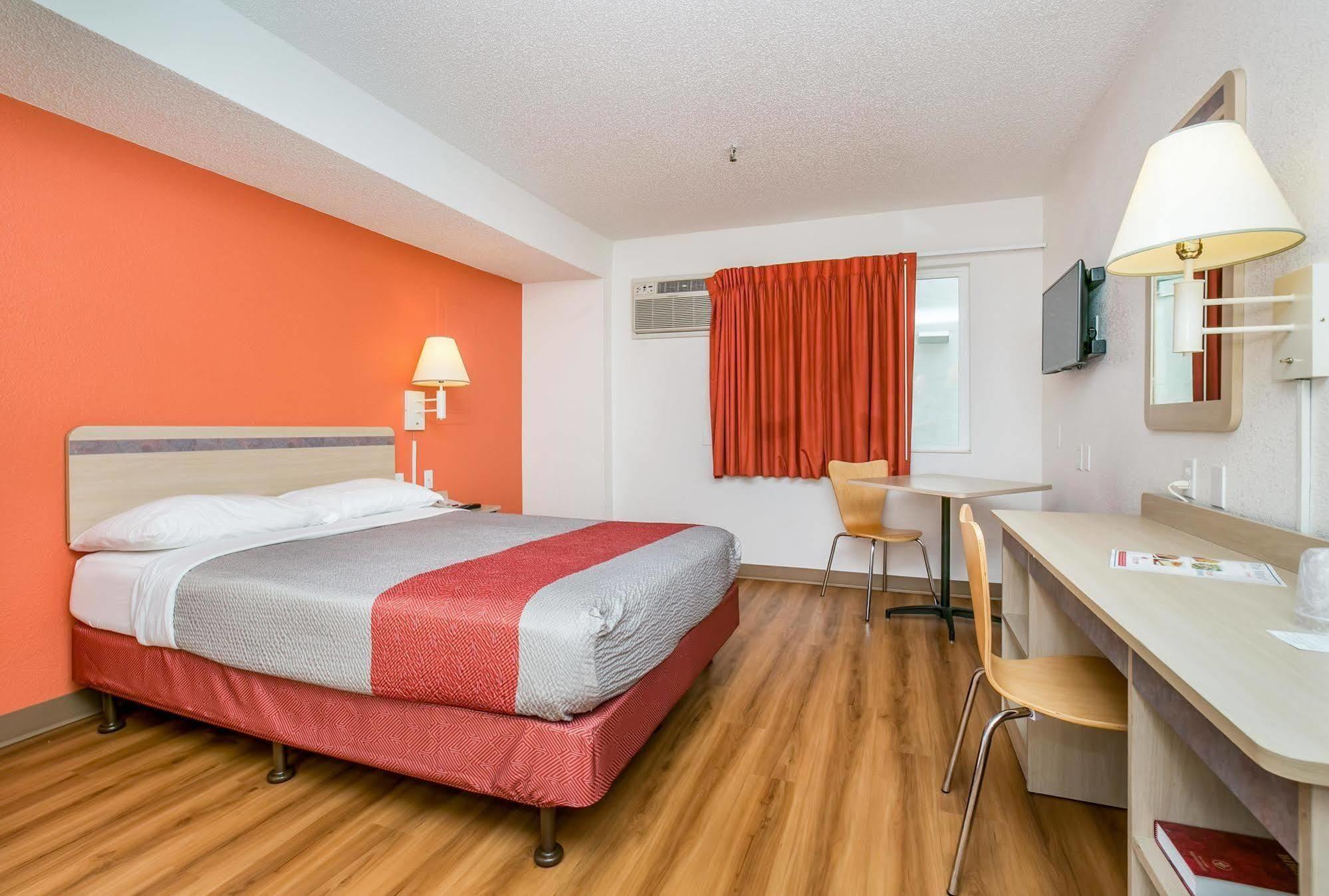 Motel 6 Minneapolis Airport - Mall Of America Εξωτερικό φωτογραφία